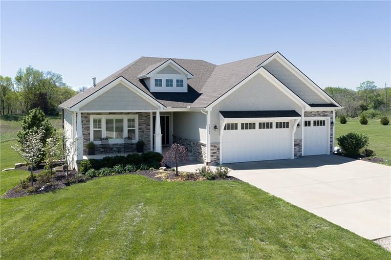 25865 Primrose Ln, Lawrence, KS 66044