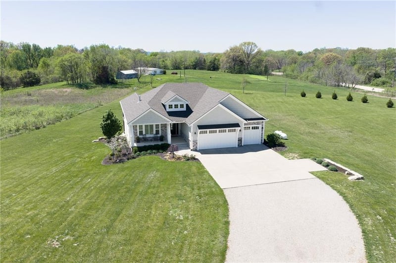 25865 Primrose Ln, Lawrence, KS 66044