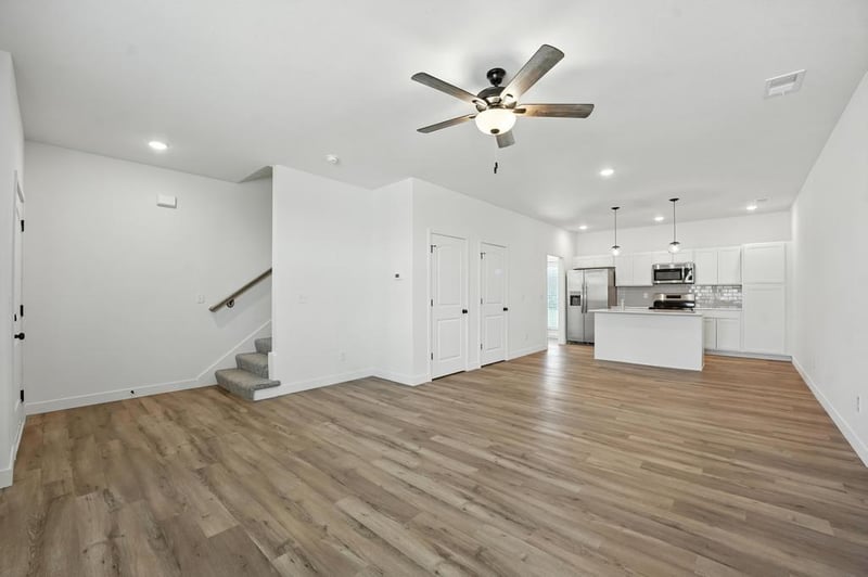 12404 Acacia Dr, Lee's Summit, MO 64086