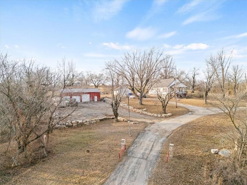 100 94th St, Edwardsville, KS 66111