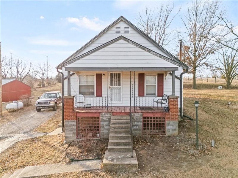 100 94th St, Edwardsville, KS 66111
