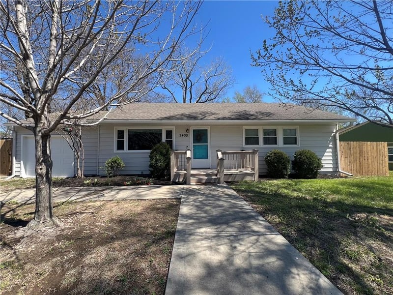 2400 Woodend Ave, Kansas City, KS 66106