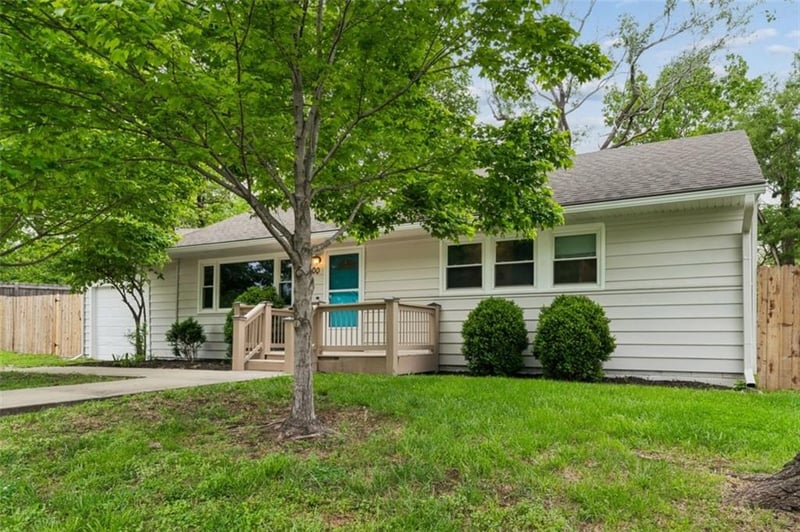2400 Woodend Ave, Kansas City, KS 66106