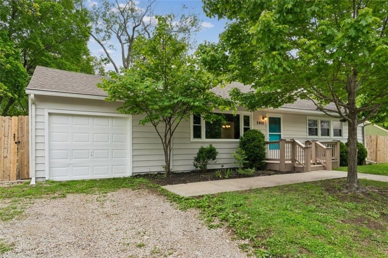 2400 Woodend Ave, Kansas City, KS 66106