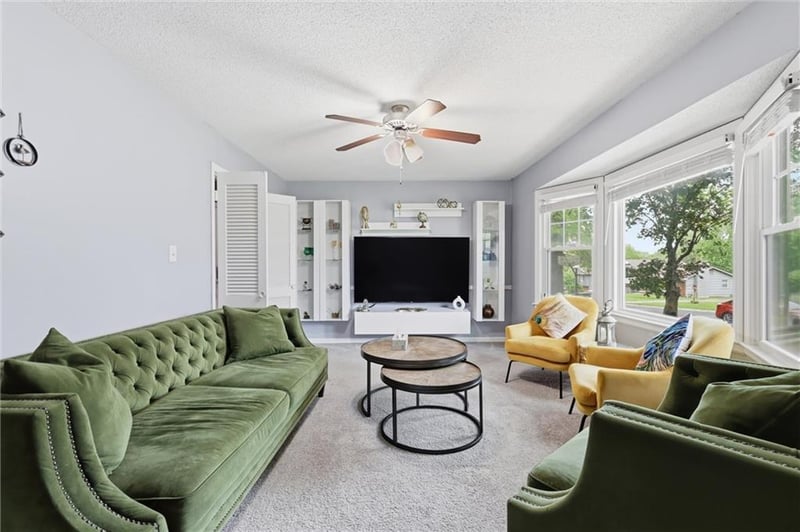 6316 Hedges Ave, Raytown, MO 64133