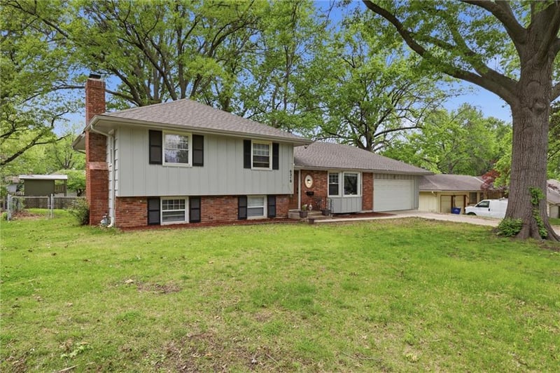 6316 Hedges Ave, Raytown, MO 64133
