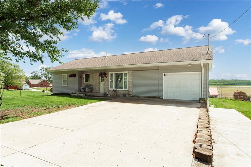 304 North St, Farley, MO 64028