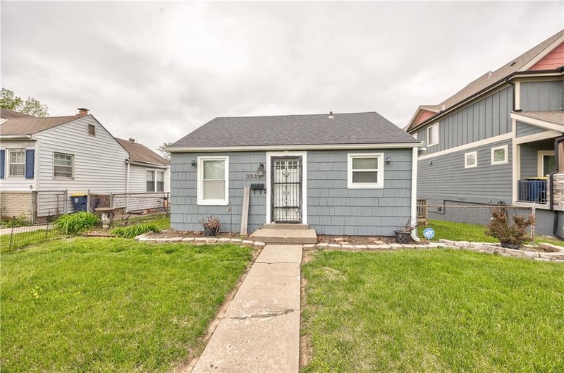 2532 Paseo Blvd, Kansas City, MO 64108