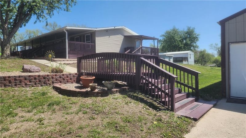 402 Corrine St, Gallatin, MO 64640