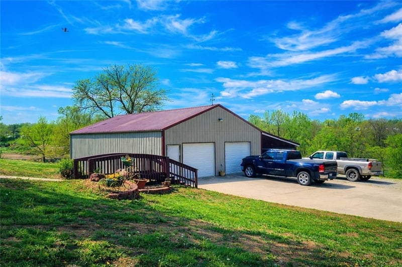 402 Corrine St, Gallatin, MO 64640