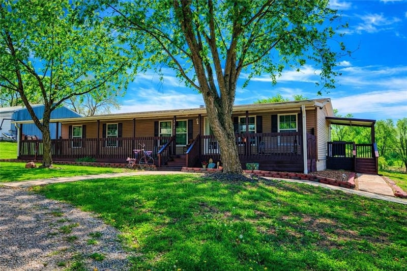 402 Corrine St, Gallatin, MO 64640