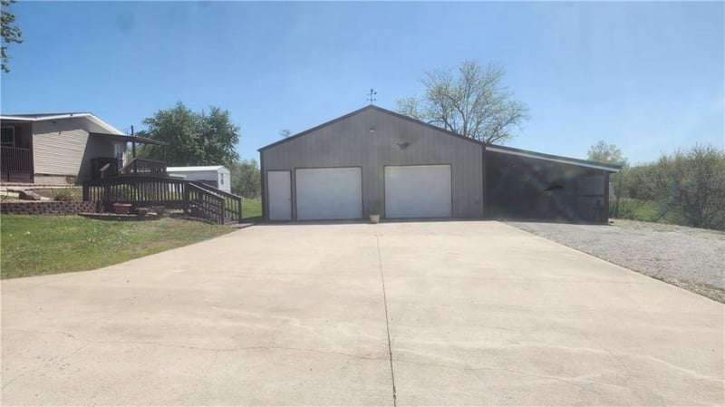 402 Corrine St, Gallatin, MO 64640