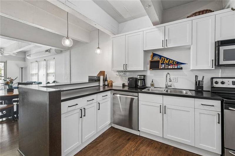 3001 Gillham Rd #206, Kansas City, MO 64108