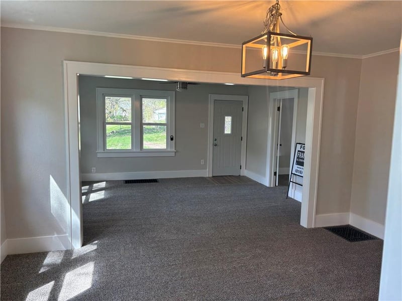 3302 Gene Field Rd, St Joseph, MO 64506