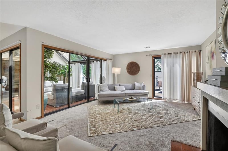 4567 Walnut St, Kansas City, MO 64111