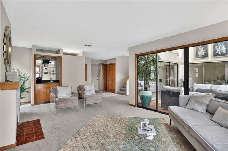 4567 Walnut St, Kansas City, MO 64111