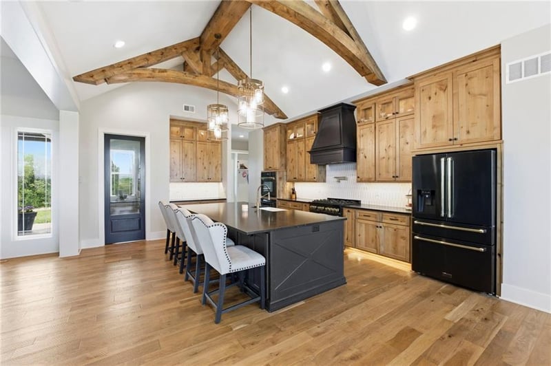 11730 Hollingsworth Rd, Kansas City, KS 66109