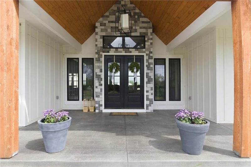 11730 Hollingsworth Rd, Kansas City, KS 66109