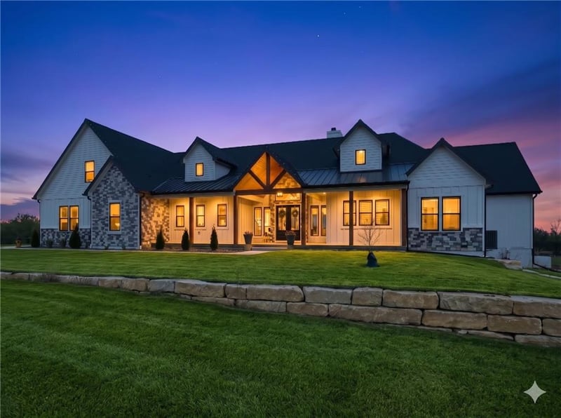 11730 Hollingsworth Rd, Kansas City, KS 66109