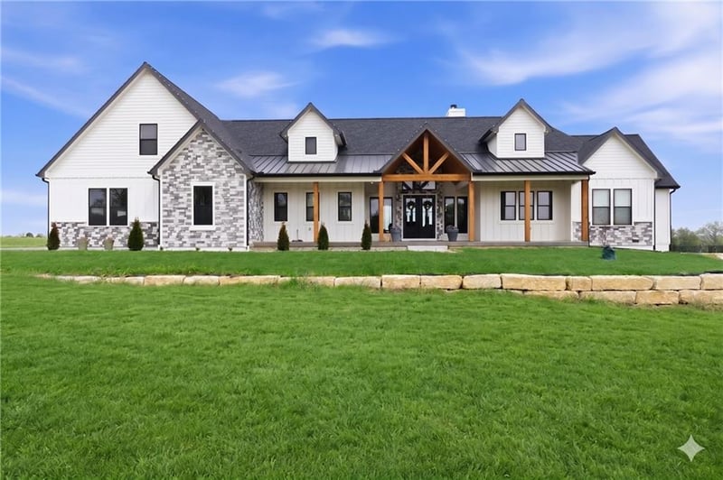 11730 Hollingsworth Rd, Kansas City, KS 66109