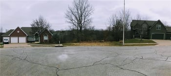 7709 Brook Ln, Kansas City, MO 64139