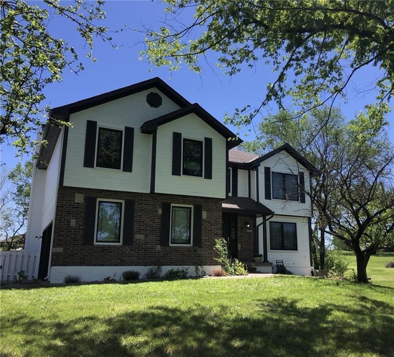 209 176th St, Belton, MO 64012