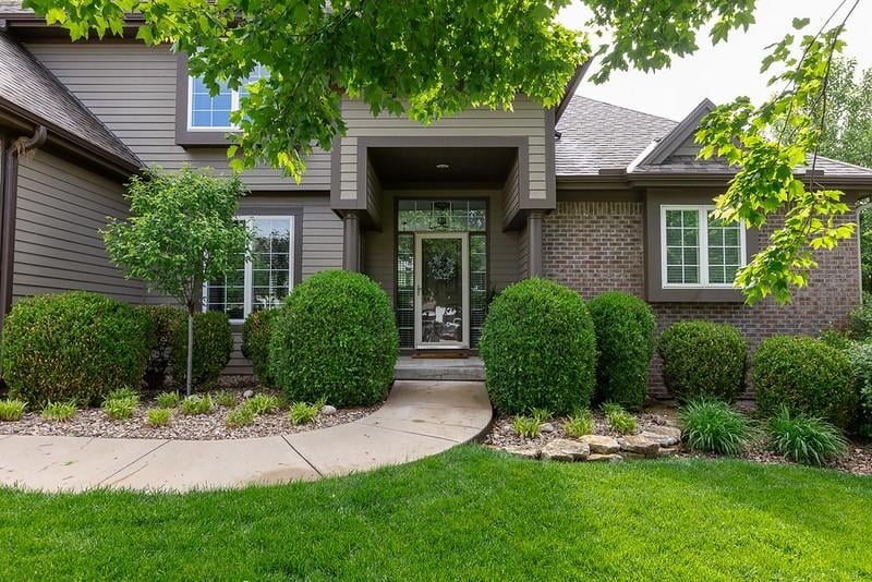9115 N Stark Ct, Kansas City, MO 64157