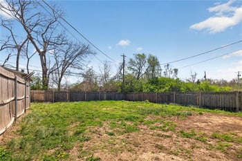 8405 Wabash Ave, Kansas City, MO 64132