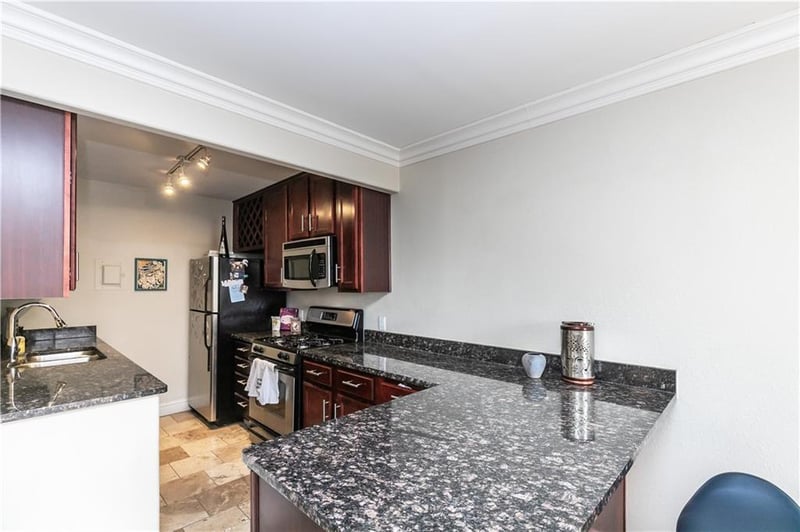 700 E 8th St #14G, Kansas City, MO 64106