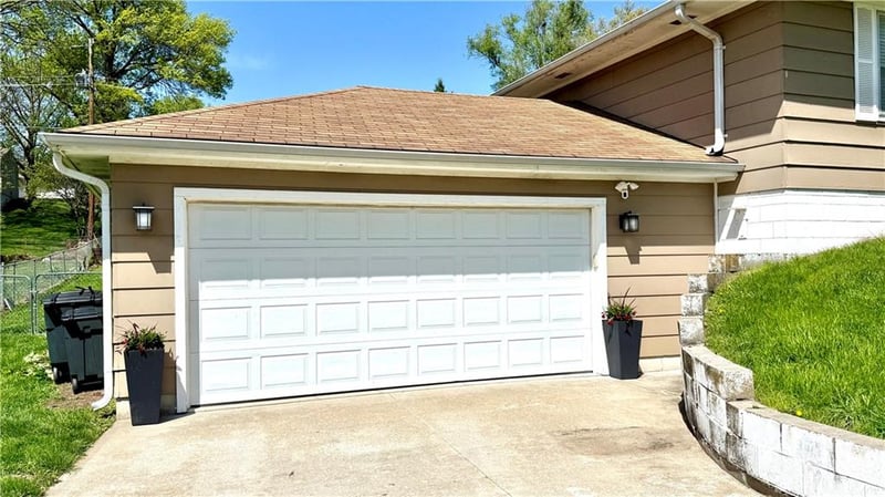 3405 Neighbor Rd, St Joseph, MO 64506
