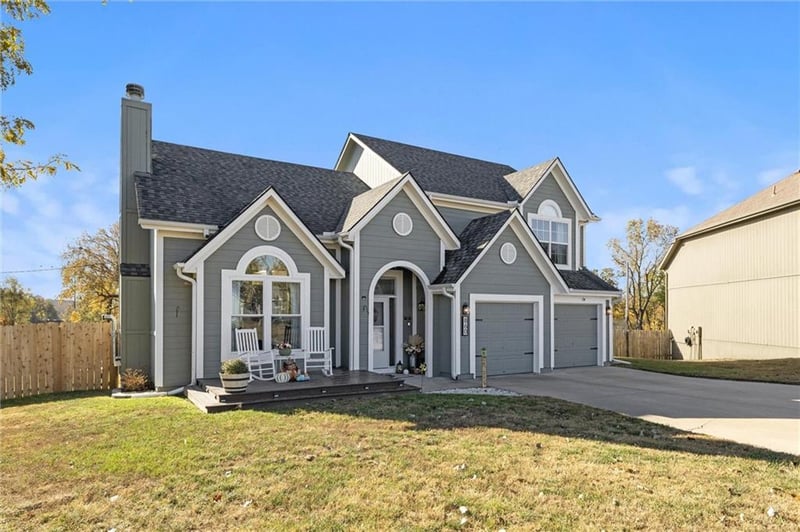 860 River Dr, Edwardsville, KS 66111