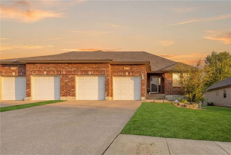 1803 Villa Dr, Warrensburg, MO 64093