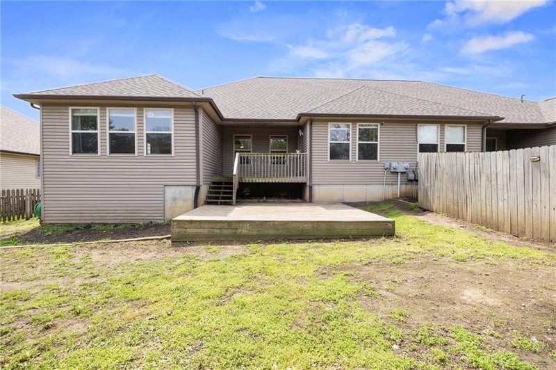 1803 Villa Dr, Warrensburg, MO 64093