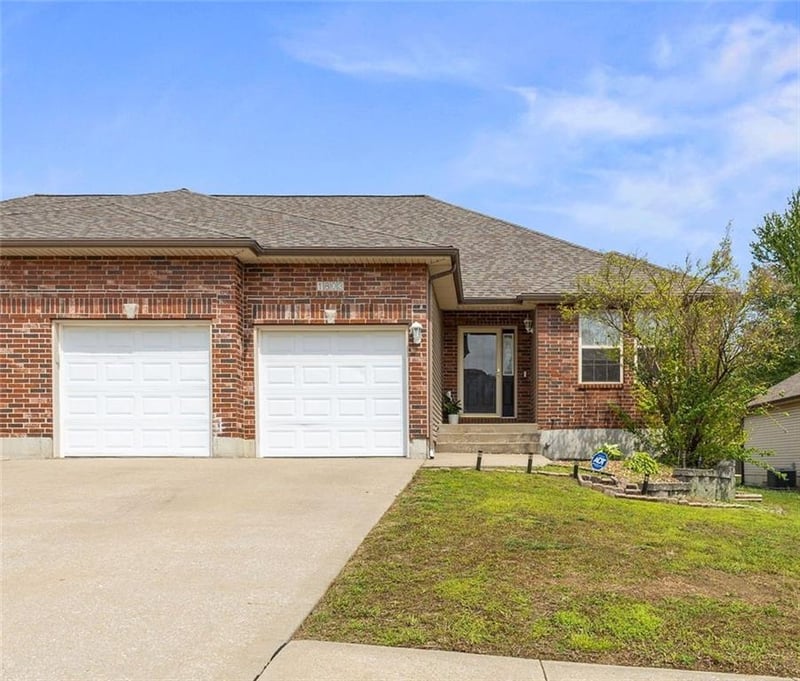 1803 Villa Dr, Warrensburg, MO 64093