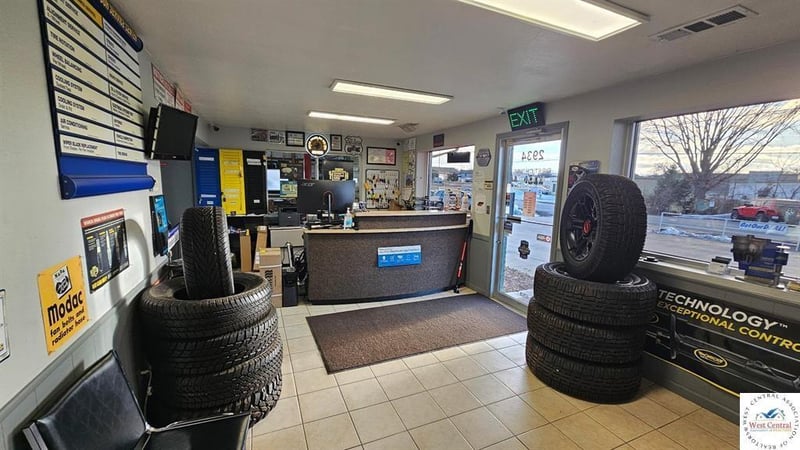 2934 Clinton Rd, Sedalia, MO 65301