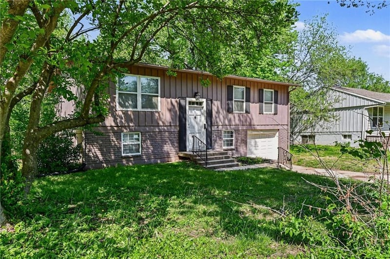 8700 91st St, Kansas City, MO 64138