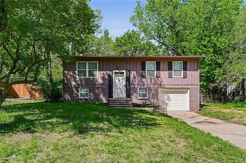 8700 91st St, Kansas City, MO 64138