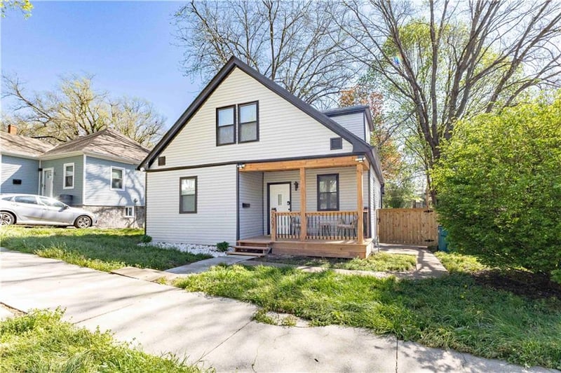 2507 18th St, St Joseph, MO 64503