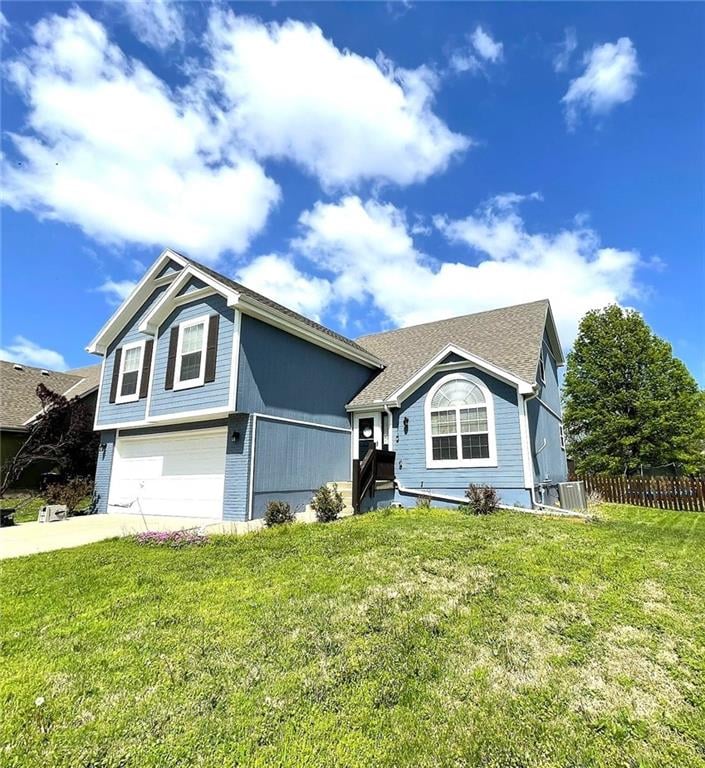 711 Shamrock Ln, Warrensburg, MO 64093