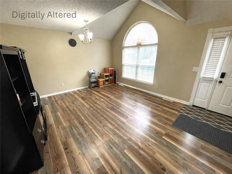 711 Shamrock Ln, Warrensburg, MO 64093