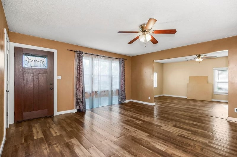 302 28th St, Independence, MO 64050