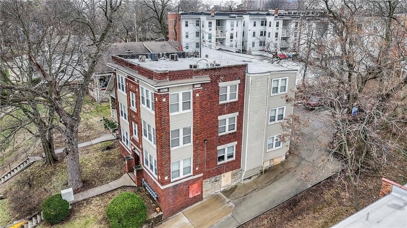 4226 Locust St, Kansas City, MO 64110