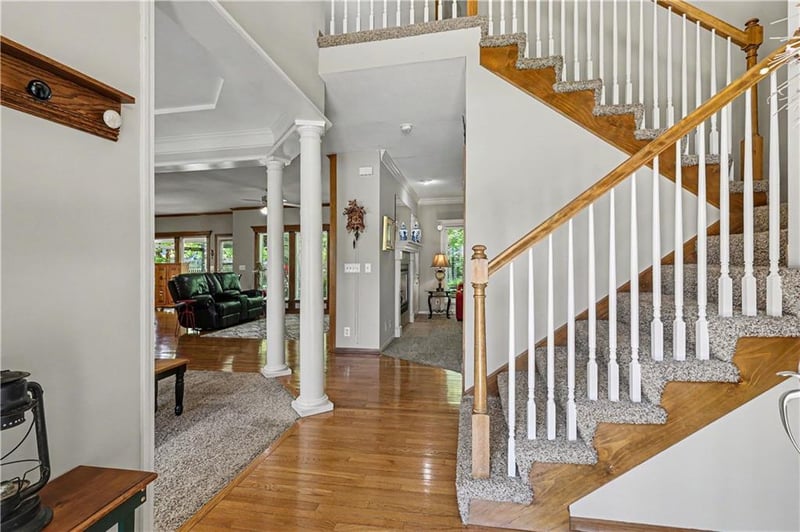1830 Parkside Dr, Liberty, MO 64068