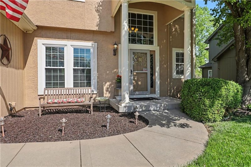 1830 Parkside Dr, Liberty, MO 64068