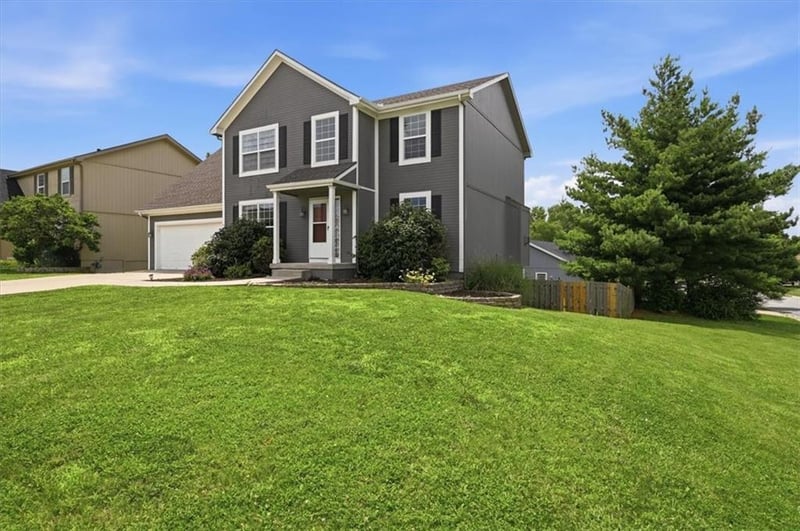 4602 Park Ln, Leavenworth, KS 66048