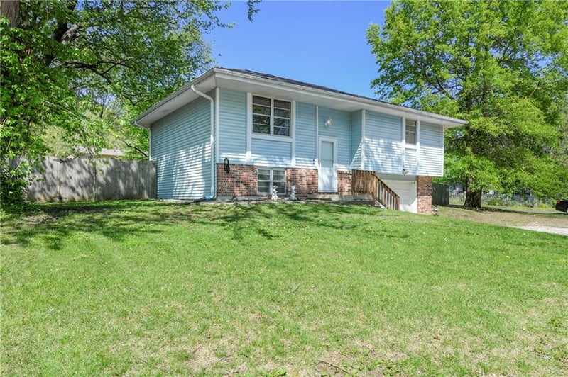 16006 Lawrence Ave, Belton, MO 64012