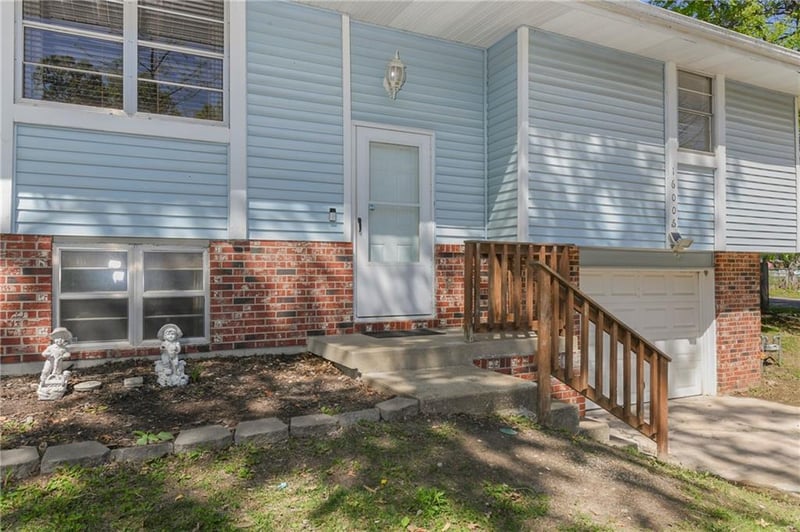 16006 Lawrence Ave, Belton, MO 64012