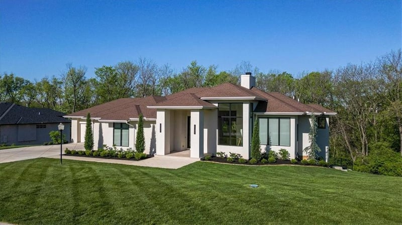 7300 Pampas Ln, Kansas City, MO 64152