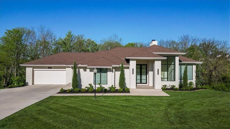 7300 Pampas Ln, Kansas City, MO 64152