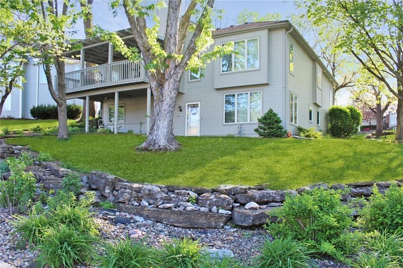 17800 30th Dr, Independence, MO 64057